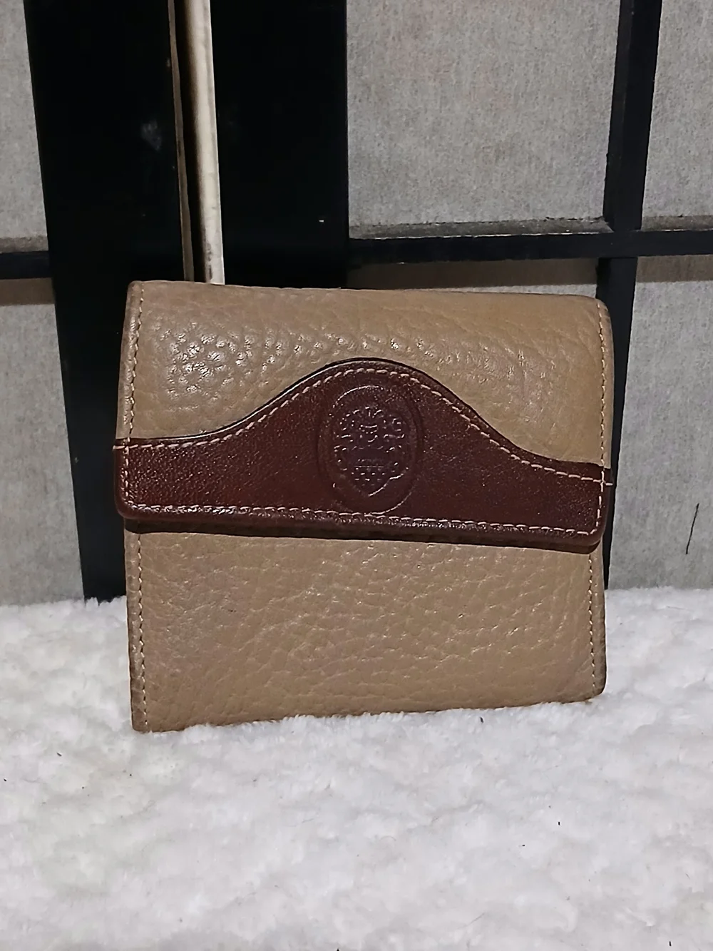 Womens Bi-Fold Leather Wallet in Tan and Brown